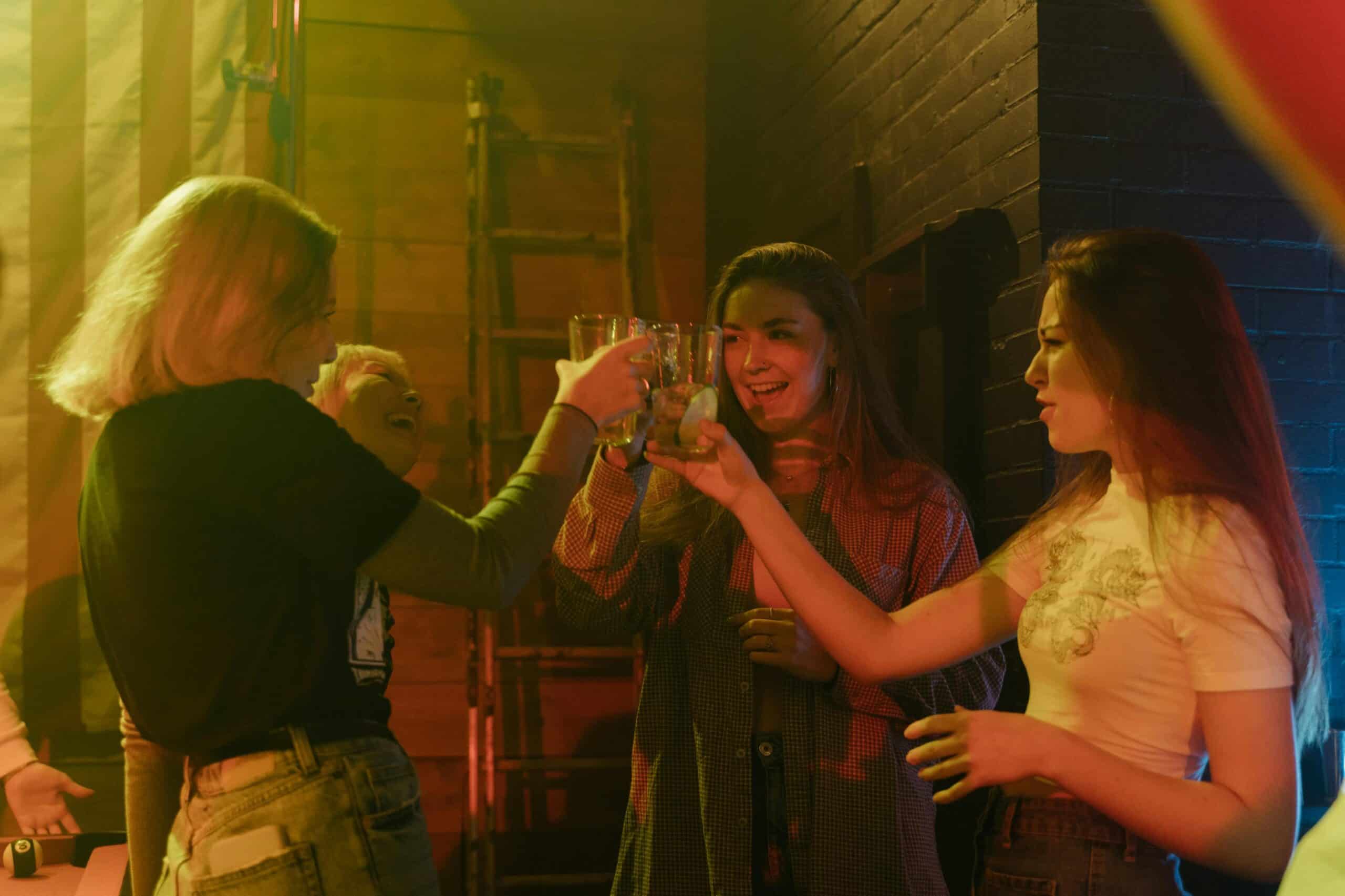 How to Plan the Perfect Axe Throwing Date Night