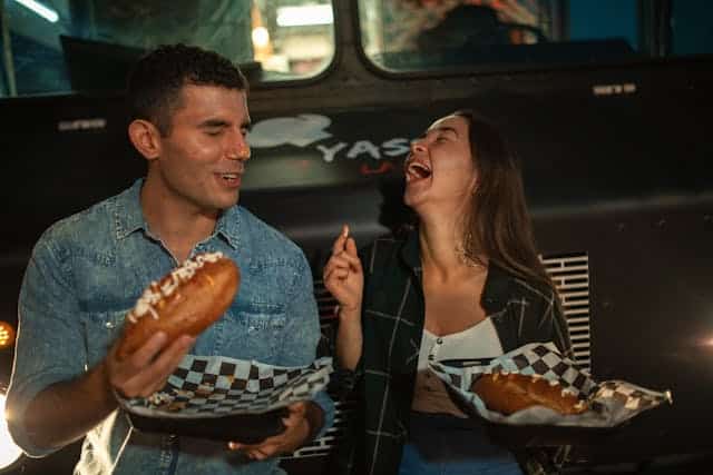 How to Plan the Perfect Axe Throwing Date Night